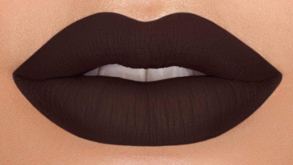 Dark Style, il grande ritorno dei rossetti scuri: 5 Lipstick imperdibili
