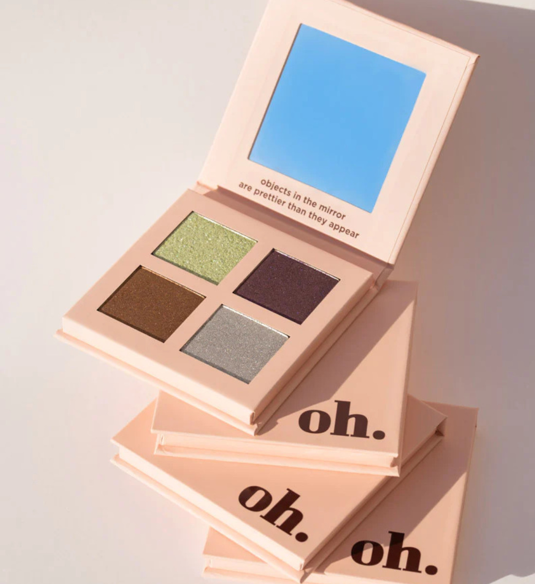 Galleria foto 'Glitter Eyeshadow, 6 ombretti virali su TikTok per un make up occhi da vere Star' - foto 5