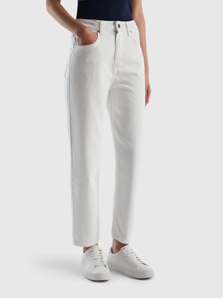 Galleria foto 'Jeans bianchi, 7 modelli da non perdere per una primavera total white' - foto 8