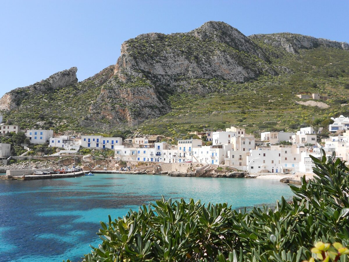 Galleria foto 'I 5 Borghi Bianchi più incantevoli d’Italia per trascorrere un weekend di Primavera' - foto 1