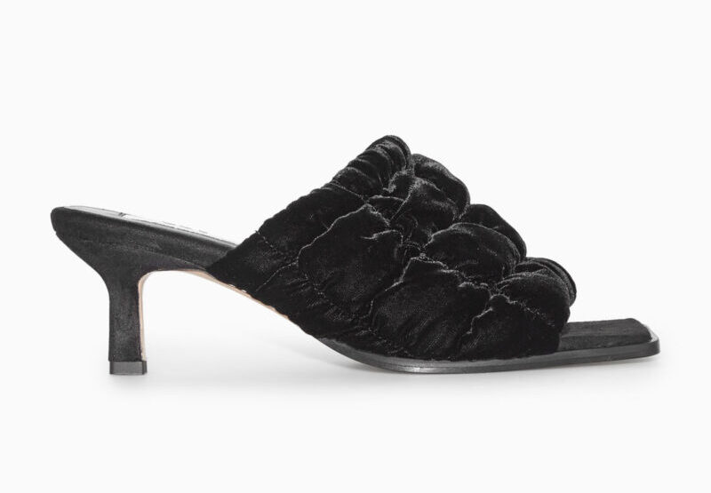 Galleria foto 'Saldi COS, 7 occasioni imperdibili: Capi e Accessori a metà prezzo!' - foto 7