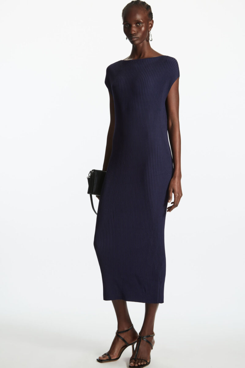 Galleria foto 'Saldi COS, 7 occasioni imperdibili: Capi e Accessori a metà prezzo!' - foto 8