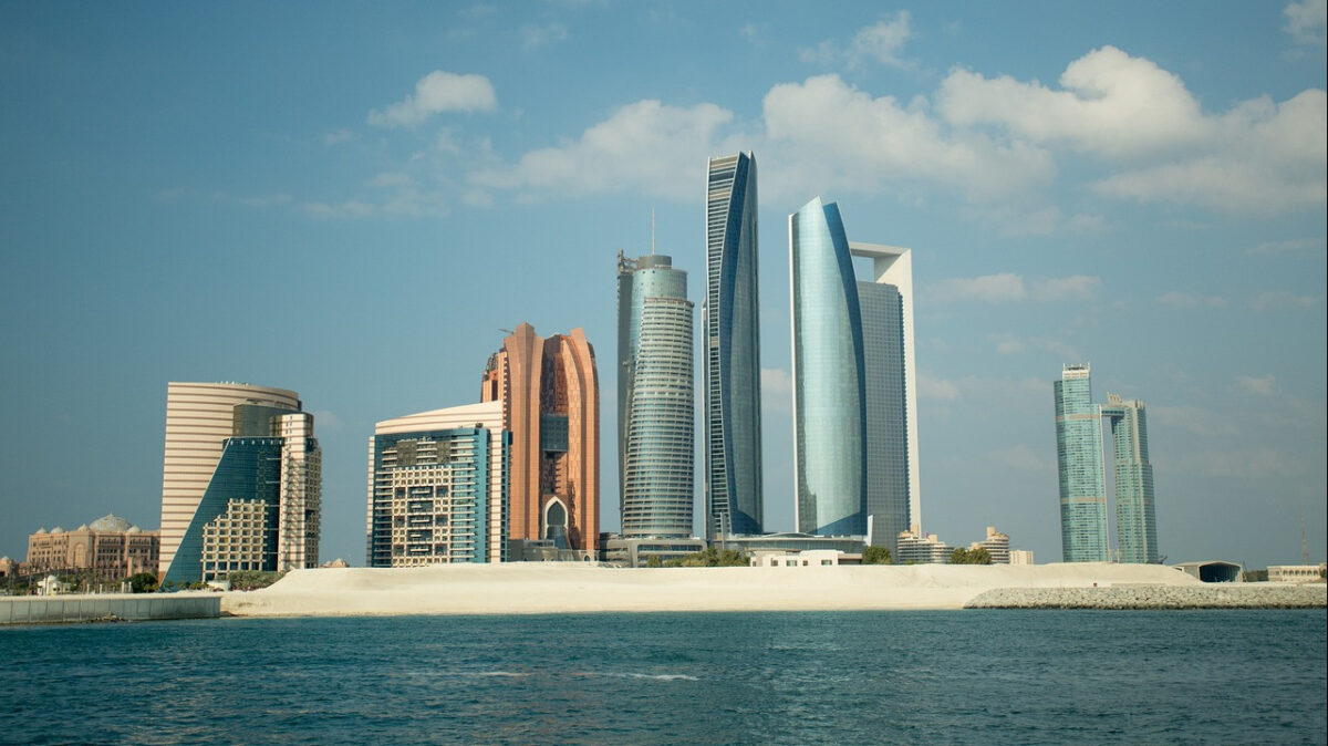 Abu Dhabi: 5 cose da fare e vedere assolutamente nella Capitale degli Emirati Arabi