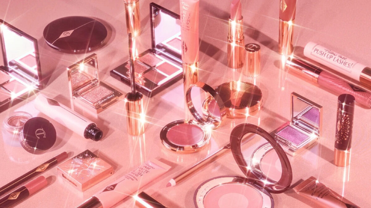 Charlotte Tilbury, 7 imperdibili Trucchi Total Pink della linea Make Up Pillow Talk