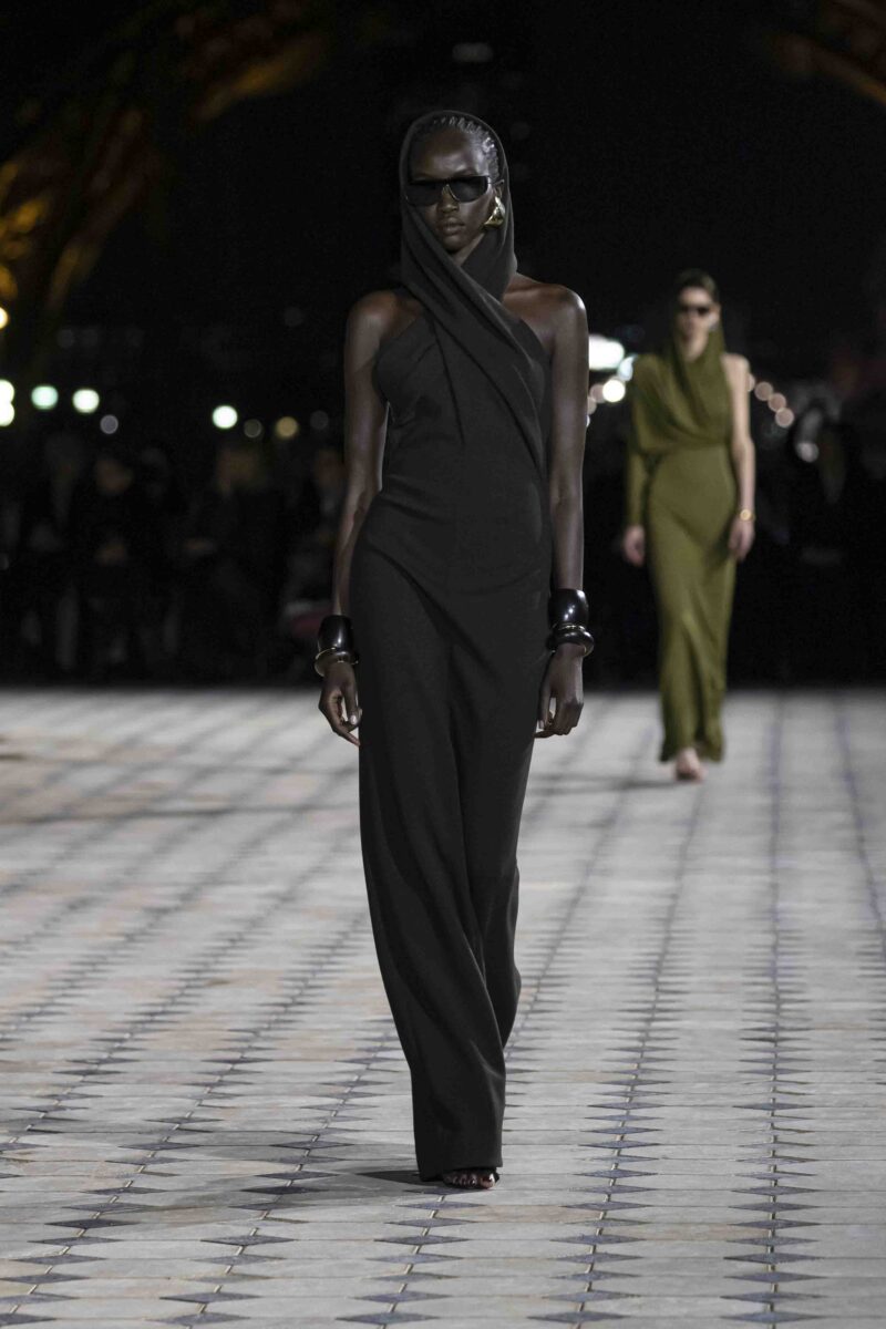 Galleria foto 'Parigi Fashion Week, 7 Capi e Accessori dalla nuova Collezione firmata Saint Laurent' - foto 8