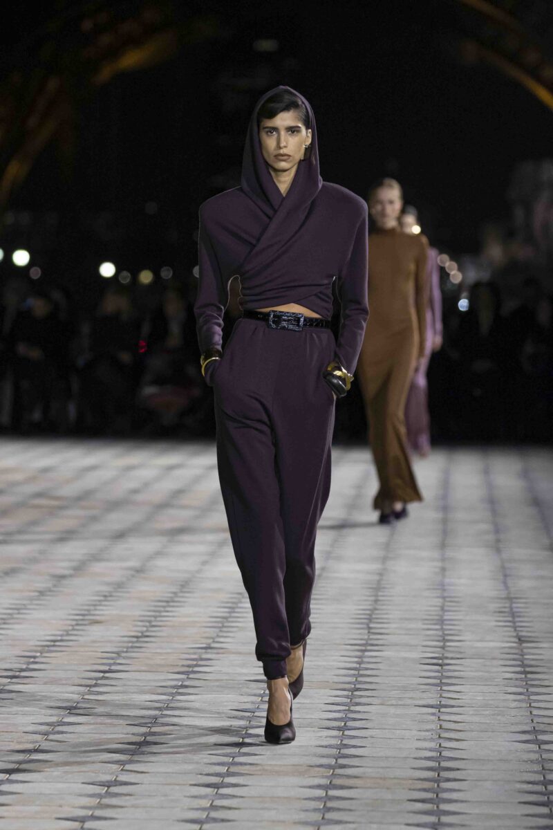 Galleria foto 'Parigi Fashion Week, 7 Capi e Accessori dalla nuova Collezione firmata Saint Laurent' - foto 2