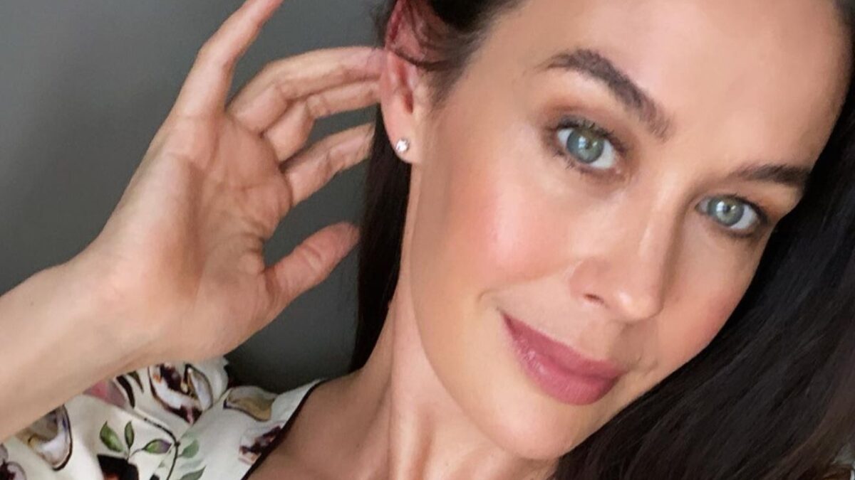 Megan Gale lascia senza parole: dopo 15 anni d’assenza la modella torna a sfilare. Ecco com’è diventata