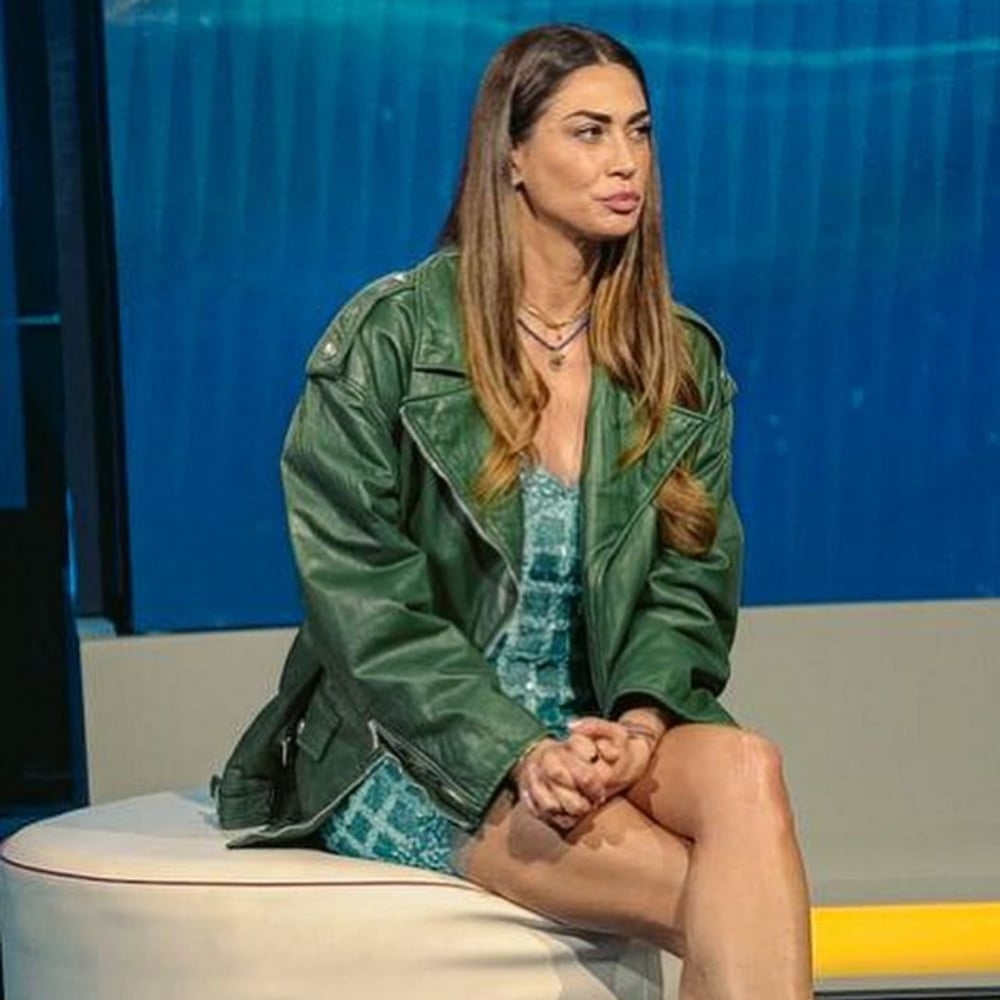 Galleria foto 'Melissa Satta è glamour con il look primaverile che mostra le gambe. Che stile!' - foto 1