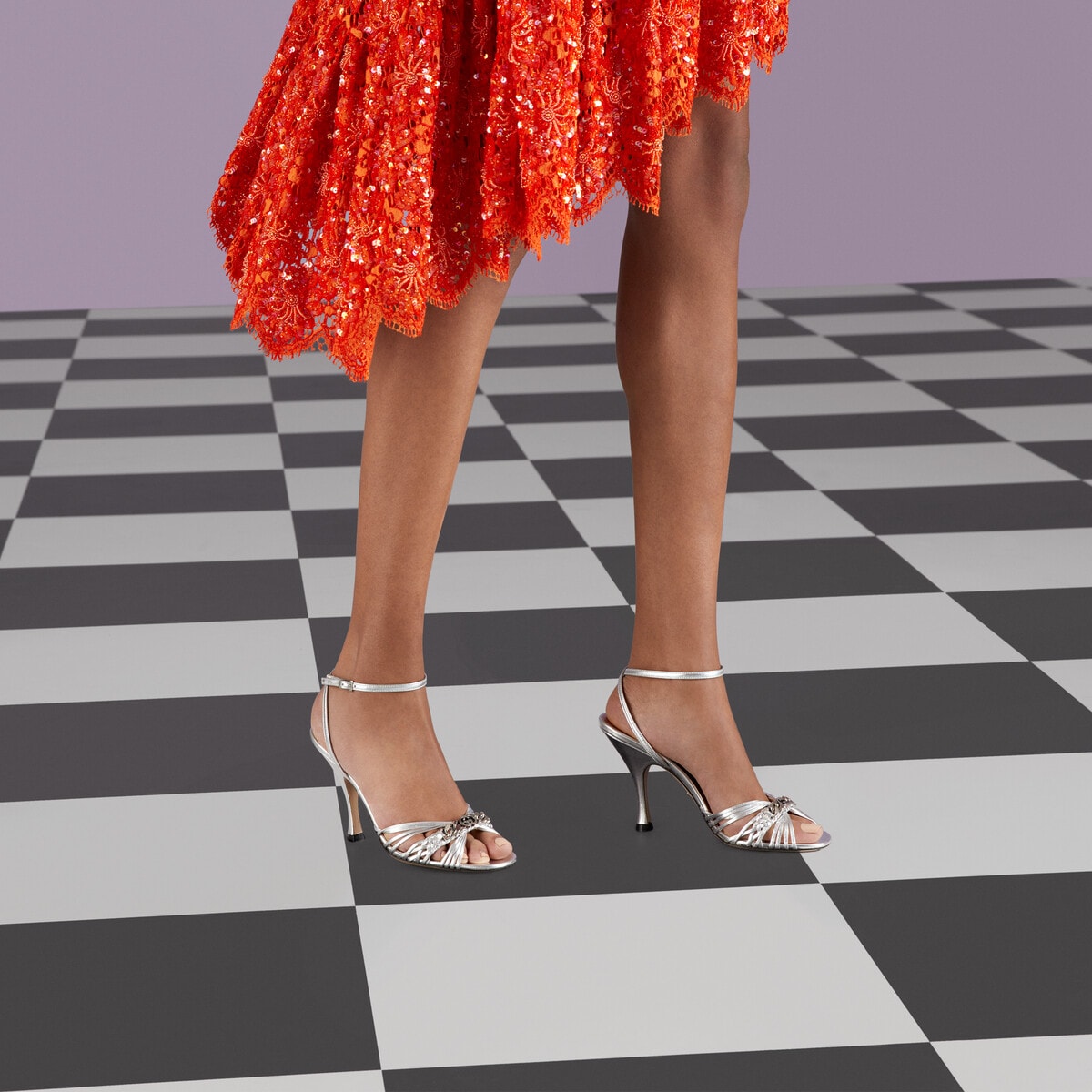 Galleria foto 'Argento, Trend di Primavera: 5 capi e accessori nella nuance del momento' - foto 4