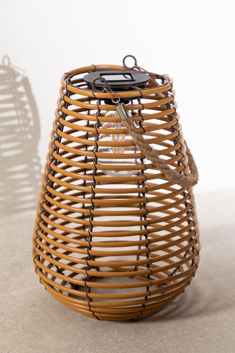 Galleria foto '6 Lanterne da Esterni per creare un’atmosfera magica nel tuo Giardino' - foto 4