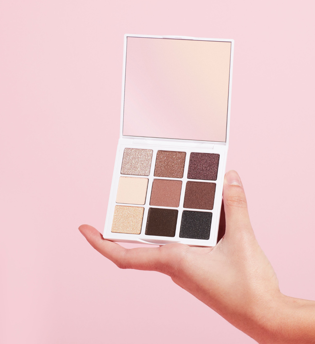 Galleria foto 'Goovi, 8 prodotti naturali per il make up firmato Michelle Hunziker' - foto 8