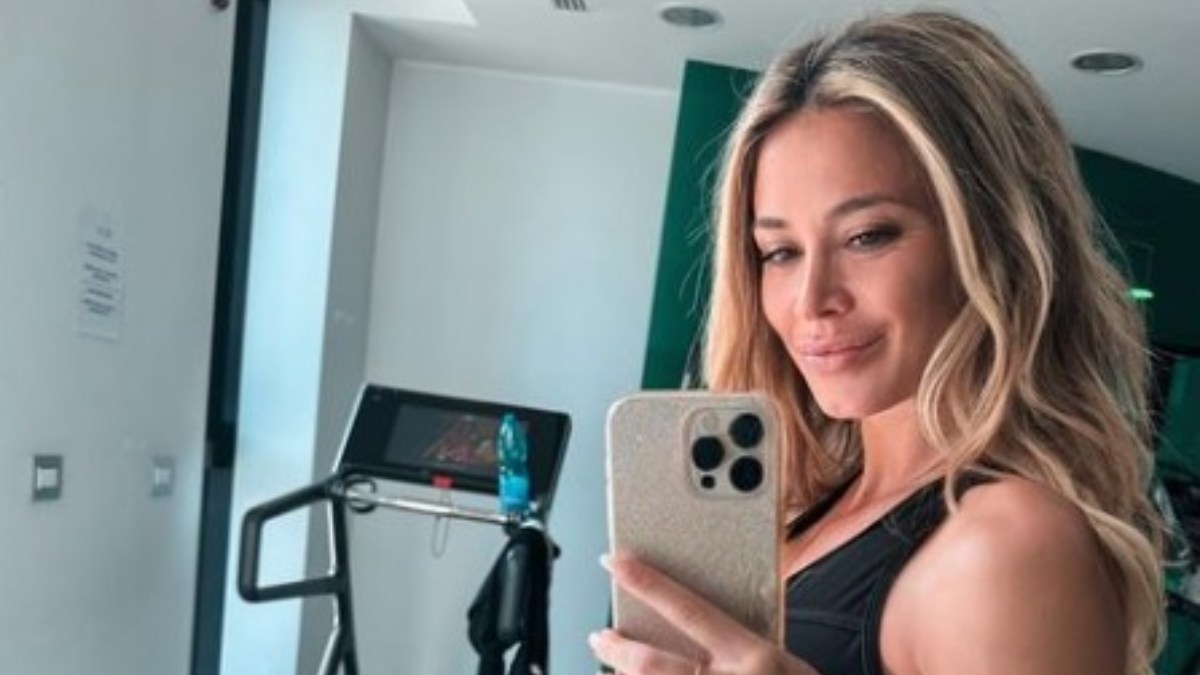 Diletta Leotta, workout in Total Pink con il pancione ben in vista!