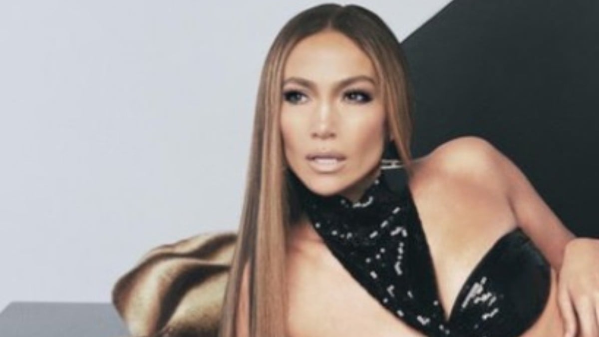 Jennifer Lopez in Topless sui social: il motivo è Sorprendente!