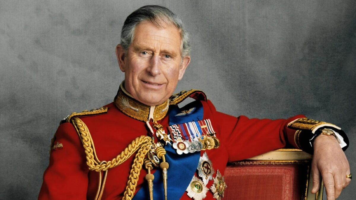 Stasera su Canale 5 lo Speciale sull’incoronazione di Re Carlo. Scopriremo chi vestirà Camilla?