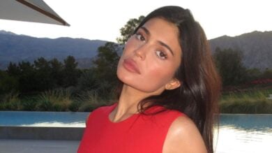 Kylie Jenner sorprende i fan con il nuovo hair look: è irriconoscibile!