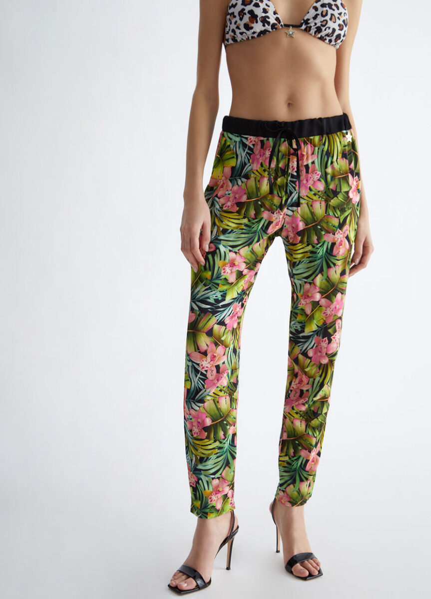Galleria foto 'Pantaloni Fantasia, gli 8 più trendy da indossare in Primavera' - foto 6