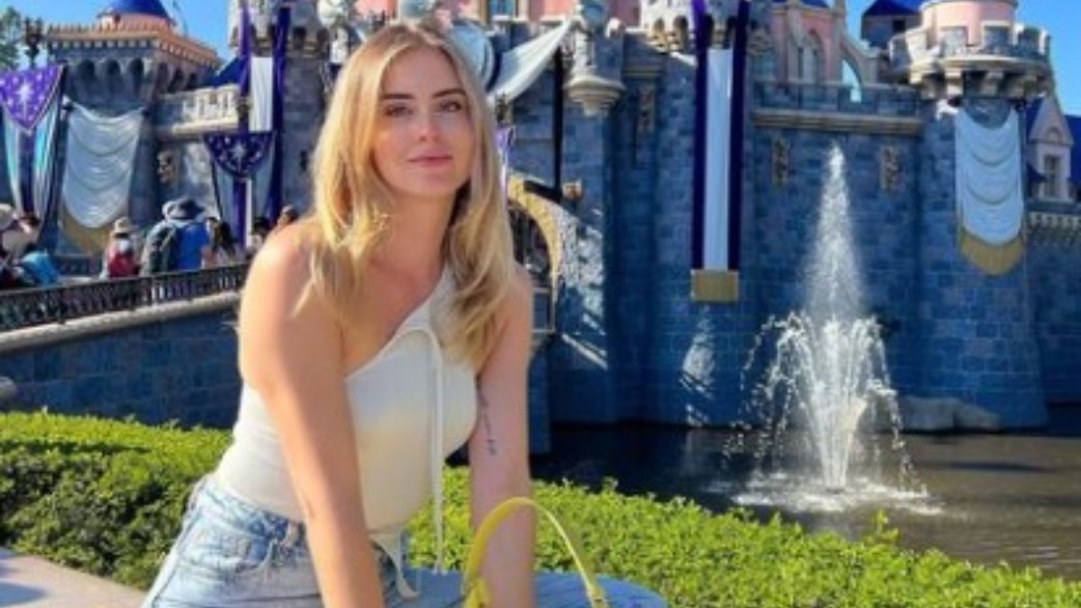 Valentina Ferragni alla Milano Design Week, dice Sì alla comodità ma non rinuncia al Glamour!