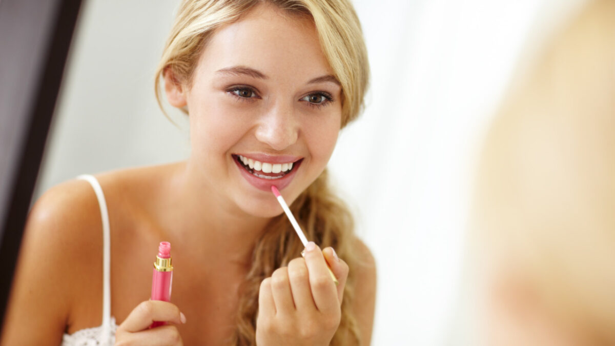10 Lip Gloss Rosa perfetti per la Primavera. Ecco quali scegliere…