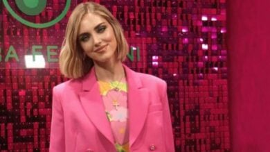Chiara Ferragni, Business Woman in Rosa con la Tuta Pink Flowers del suo brand incanta Bologna!