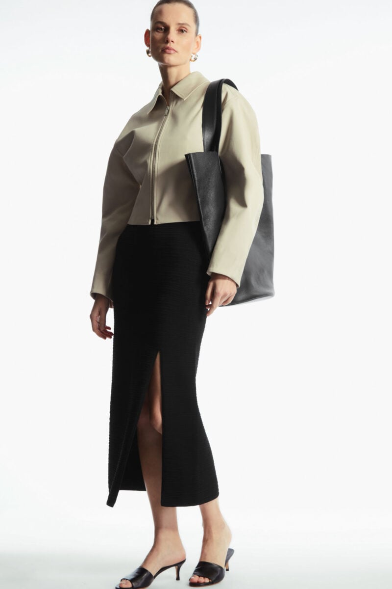 Galleria foto 'COS, gli 11 best look minimal chic da indossare in Primavera!' - foto 2