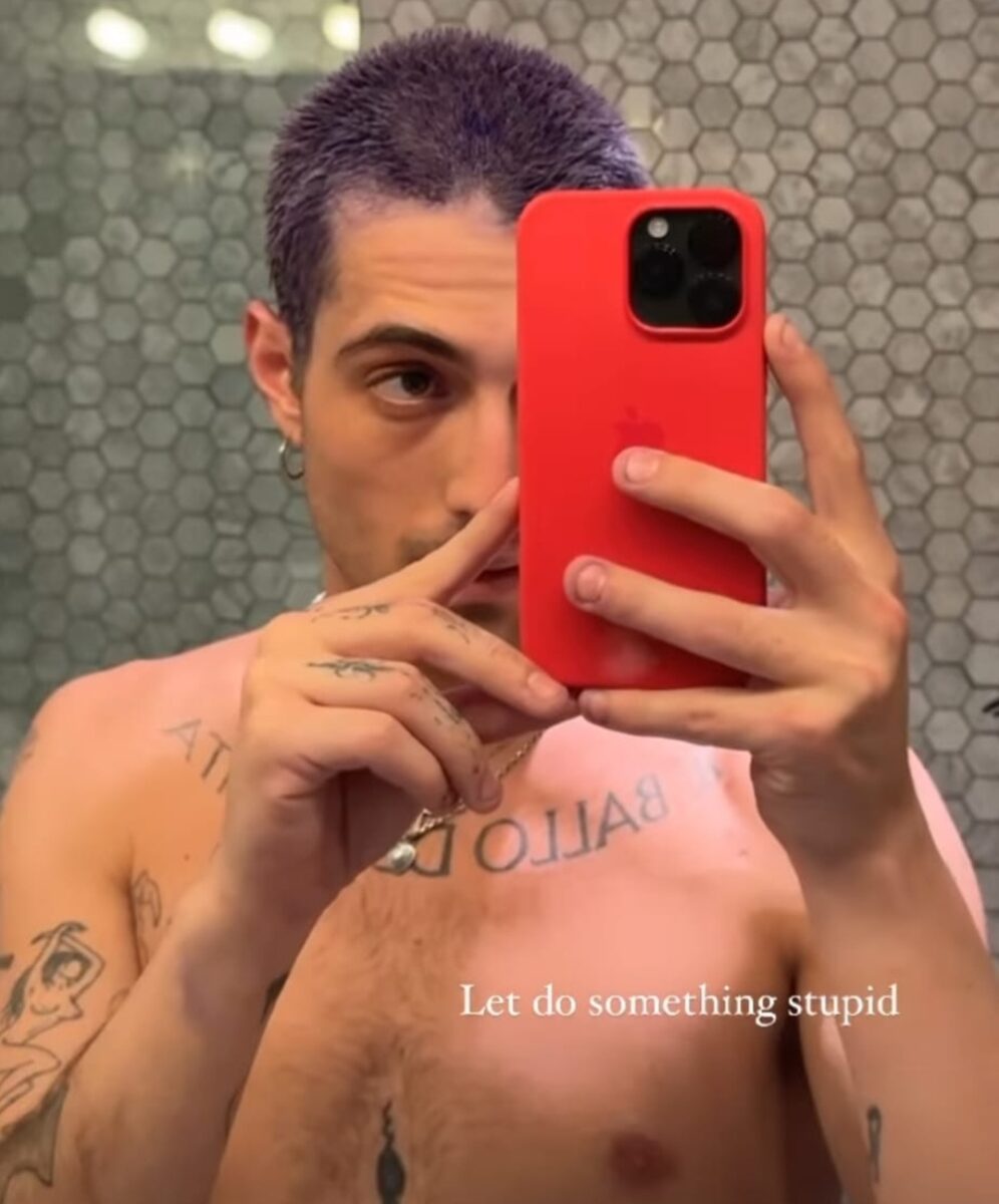 Galleria foto 'Damiano dei Maneskin, l’ennesimo cambio Look sconvolgente. Ecco come è ora…' - foto 2