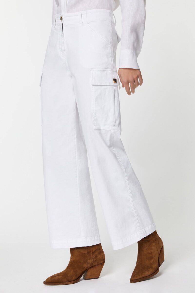 Galleria foto 'Carla G, 10 capi bianchi per un total white super chic' - foto 3