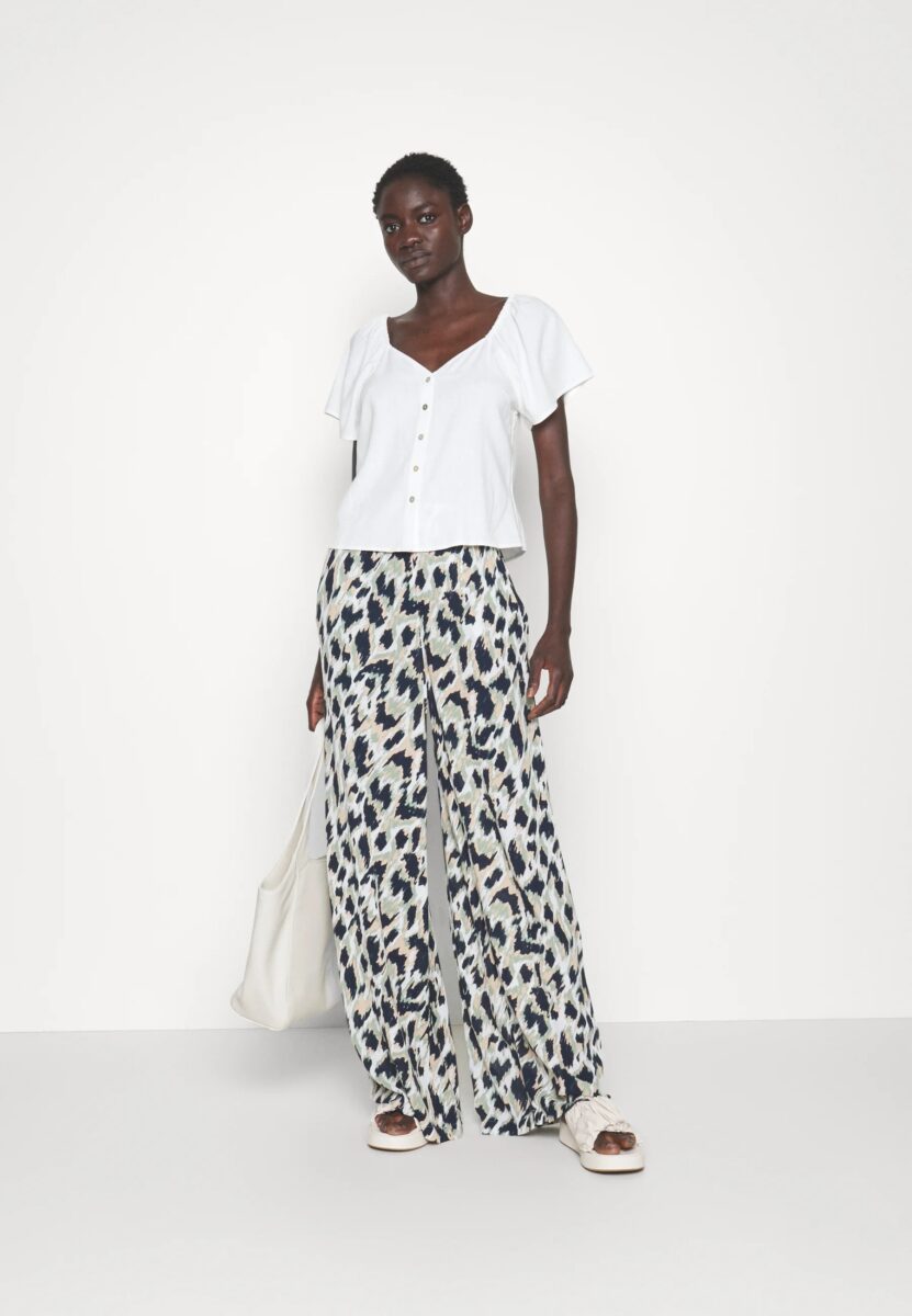 pantaloni