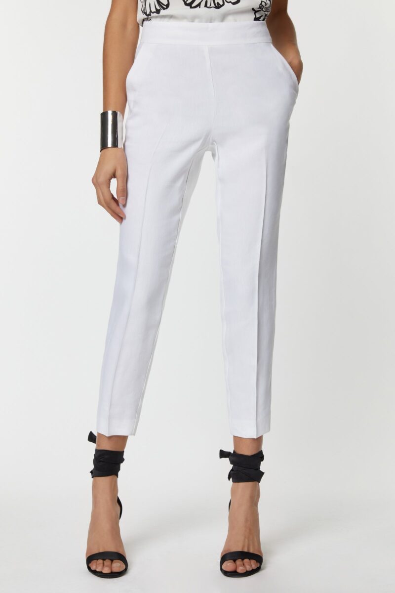 Galleria foto 'Carla G, 10 capi bianchi per un total white super chic' - foto 9