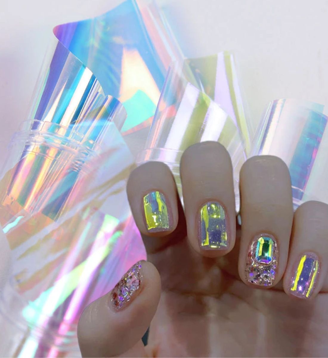 Galleria foto 'Glass nails: 6 tips per realizzare le unghie effetto vetro' - foto 3