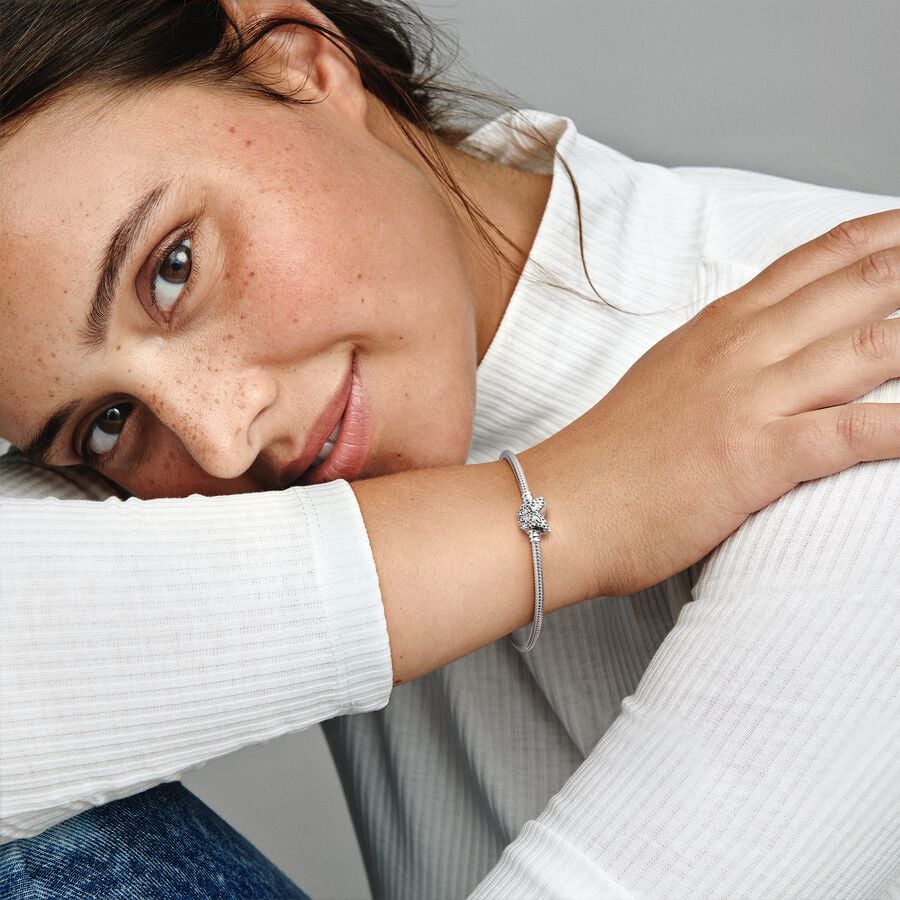 Galleria foto 'I 5 Bracciali più trendy da indossare questa Estate. Non lasciarteli sfuggire!' - foto 1