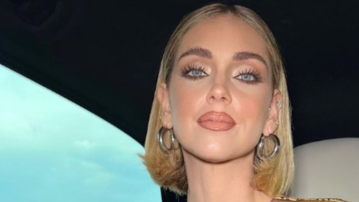 Chiara Ferragni, selfie in Perizoma: il manifesto di libertà scatena la rabbia degli haters