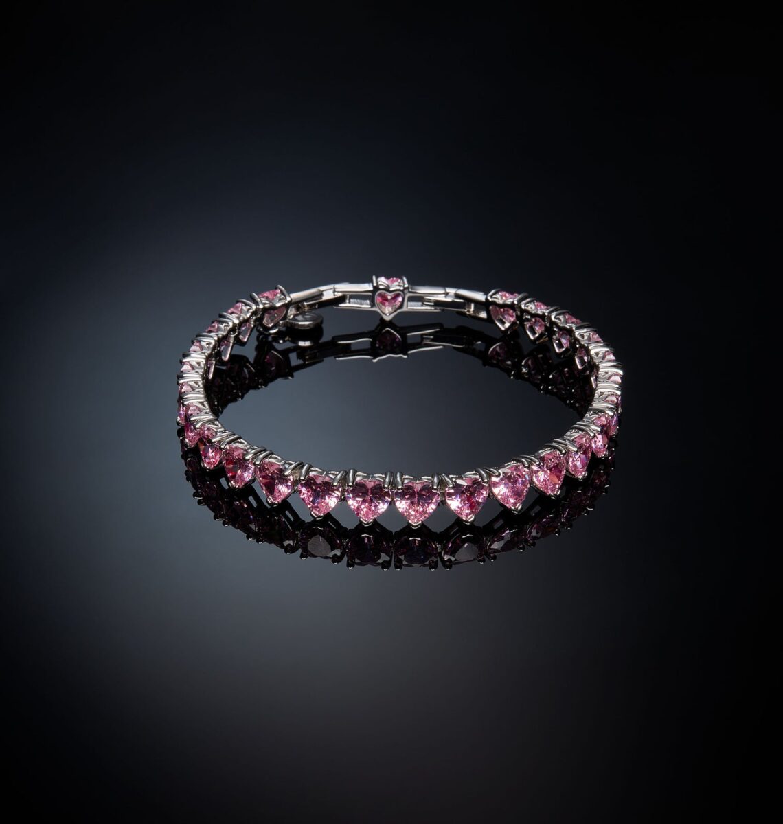 Galleria foto '5 Bracciali tennis luminosi e colorati per impreziosire i tuoi look' - foto 4