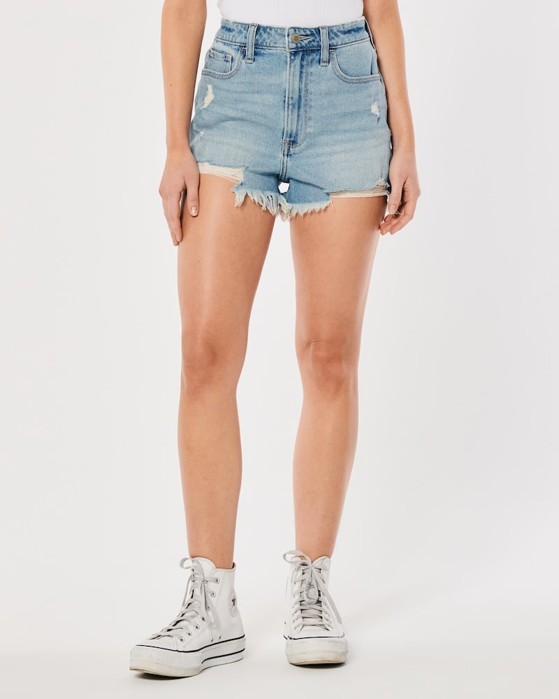 Galleria foto 'Jorts, 6 bermuda di Jeans sfrangiati di tendenza questa Estate' - foto 1