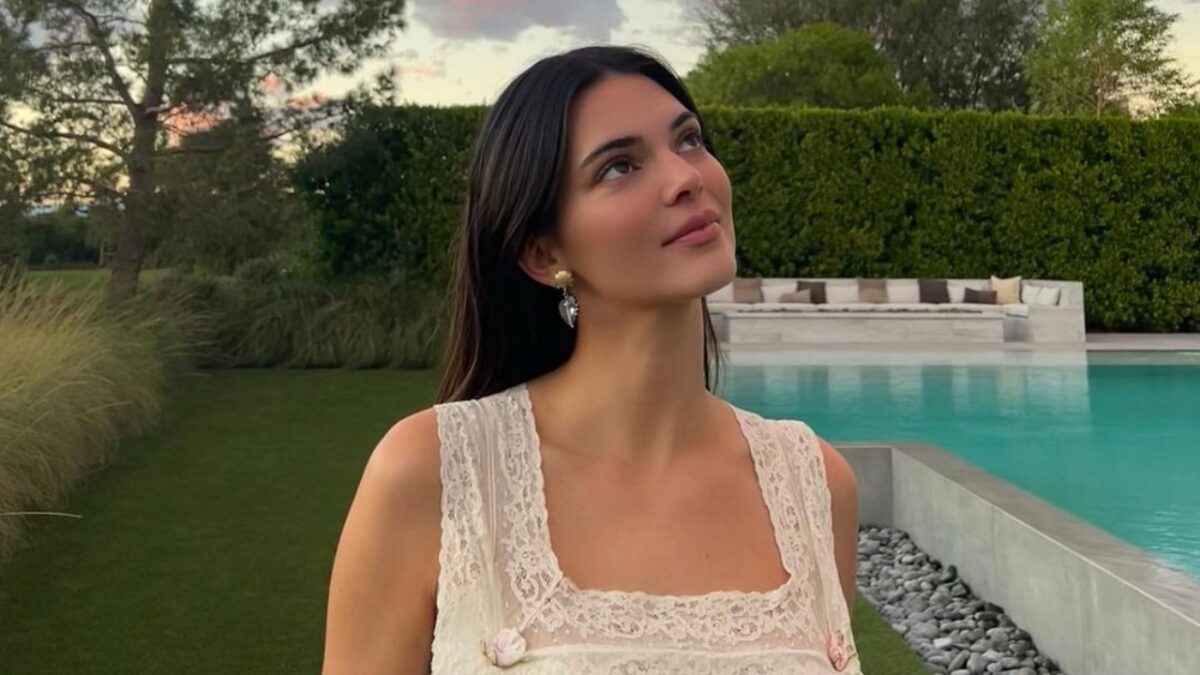 Met Gala 2023, Kendall Jenner punta su un look sparkling e audace senza gonna!