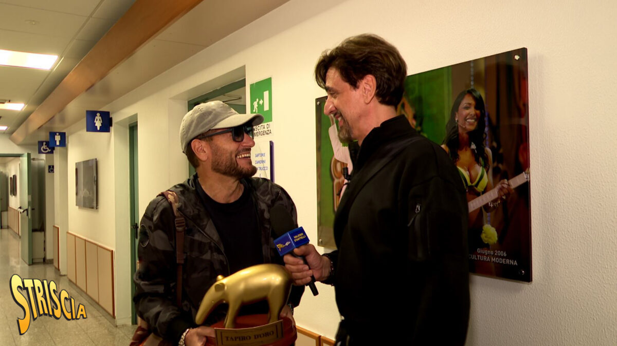 Galleria foto 'Ilary Blasi in total black per l’Isola dei Famosi: il look da Dark Lady è sensualissimo' - foto 2