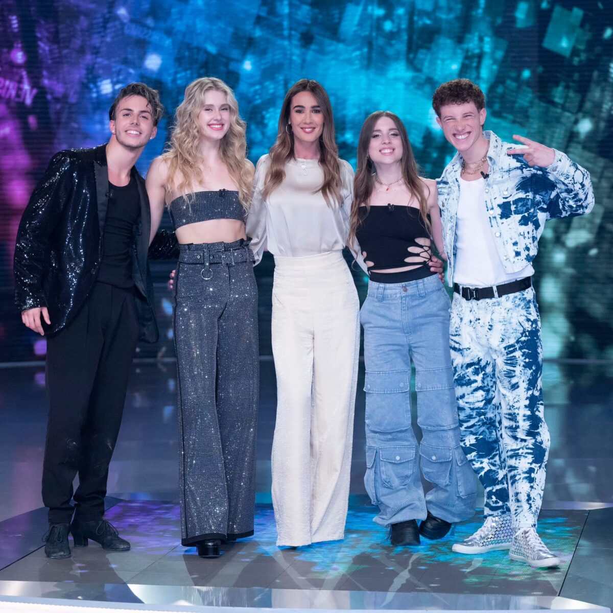 Galleria foto 'Verissimo Speciale Amici: Look pazzesco per il ritorno di Angelina e Mattia su Canale 5' - foto 4