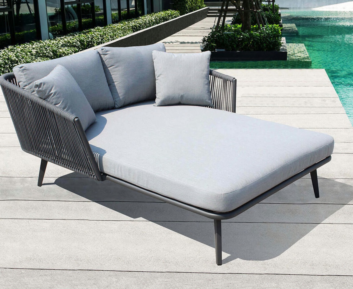 Galleria foto 'Maisons Du Monde, 5 esclusivi letti da giardino per un’estate super chic' - foto 1