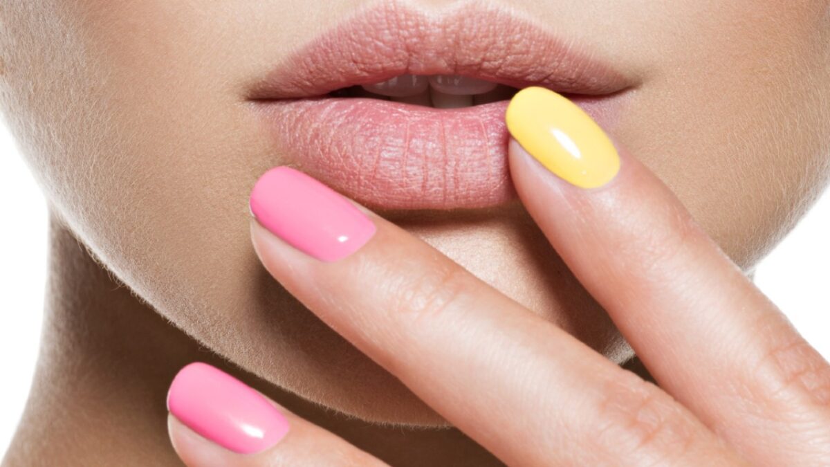 Nail Patch, 6 smalti adesivi per una manicure perfetta senza sforzo