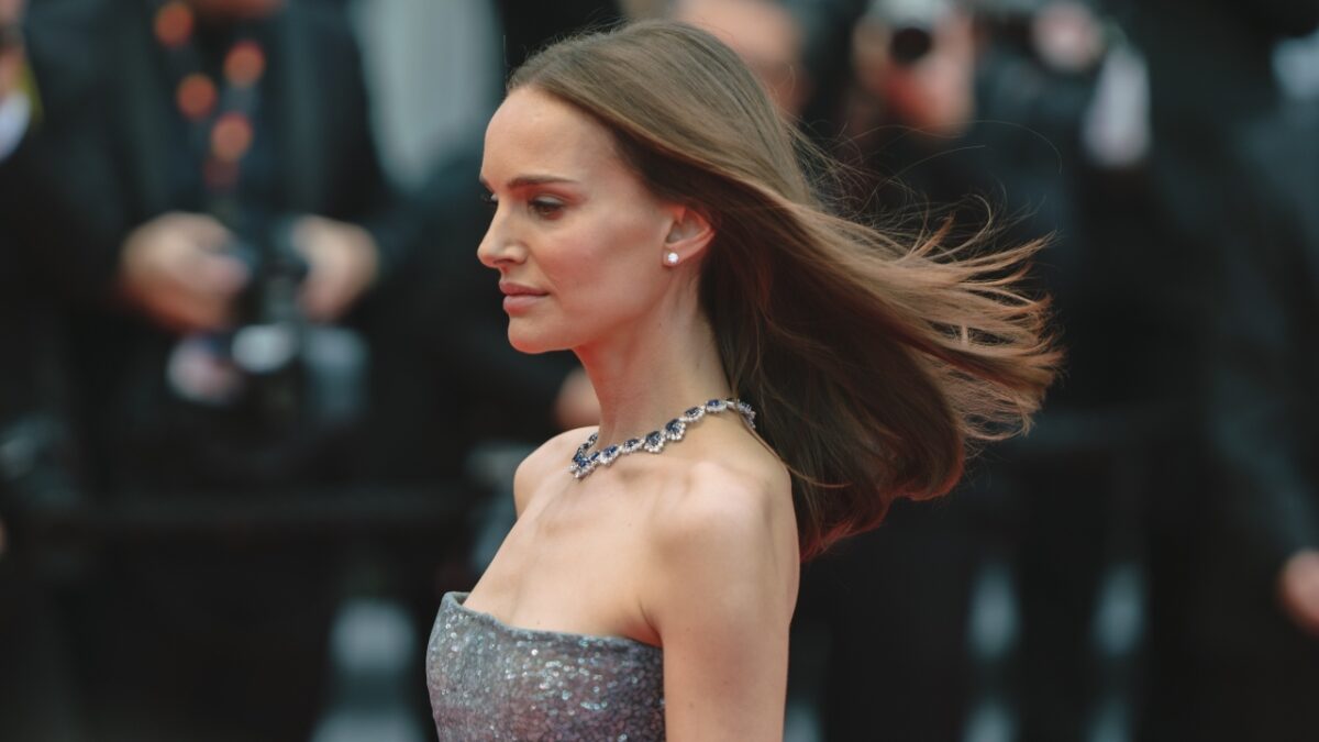 Portman brilla d’eleganza sul Red Carpet di Cannes 2023: l’abito Dior è un incanto