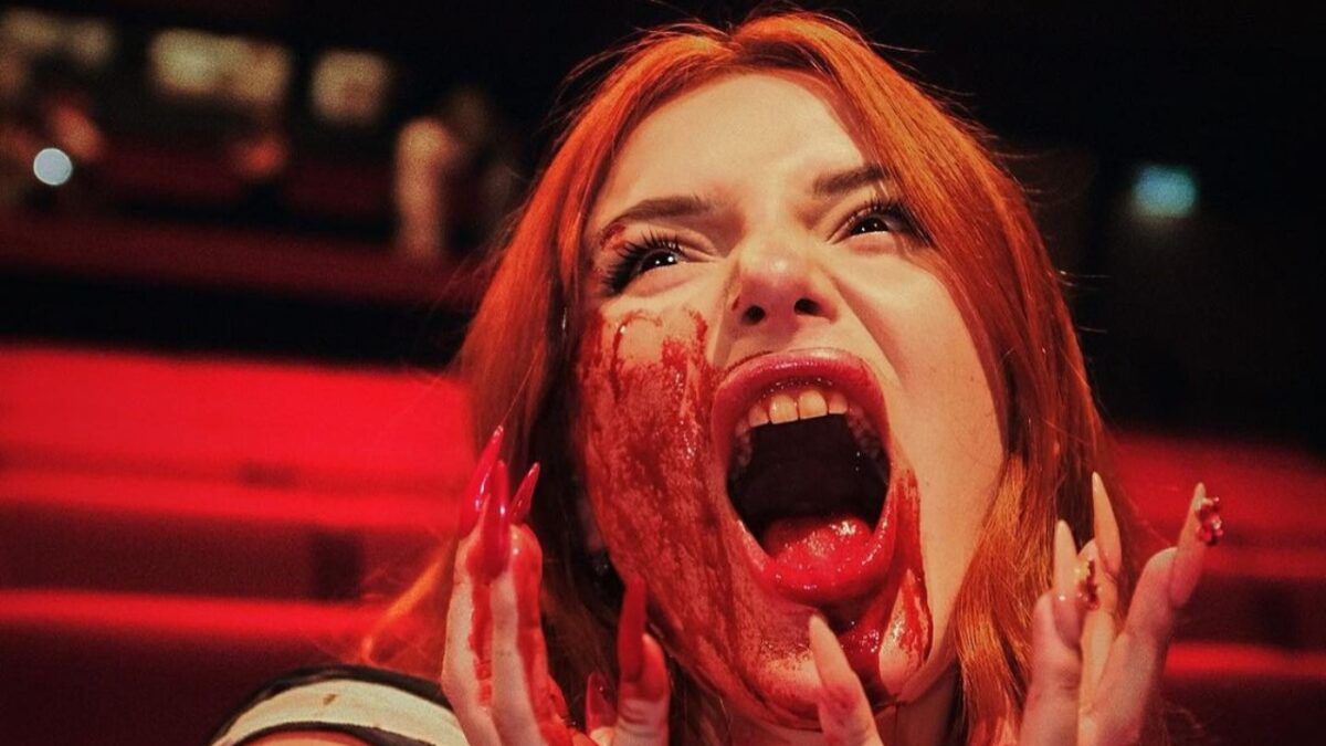 Bella Thorne coperta di sangue al Taormina Film Festival: ecco cosa è successo…