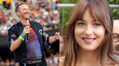 Chris Martin e Dakota Johnson, pizza e passeggiata sul lungomare Napoli. Fan in delirio!