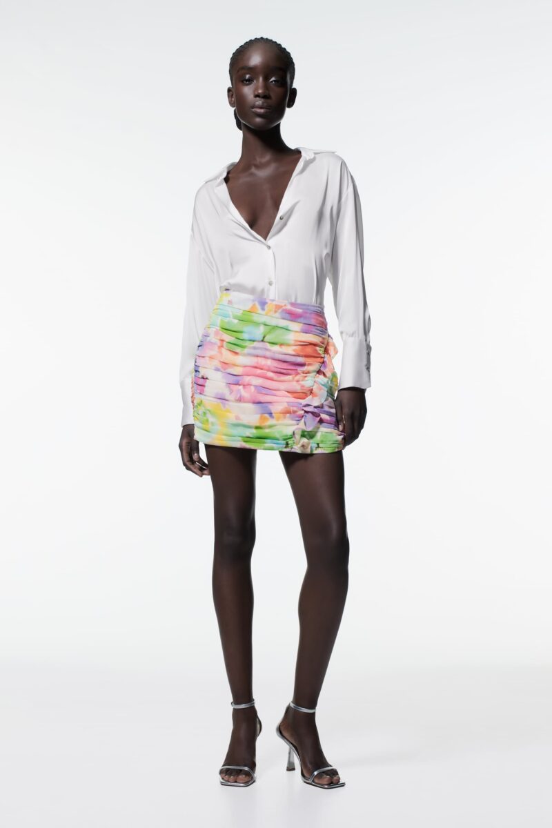 Galleria foto '7 minigonne Zara très chic da indossare questa estate' - foto 2