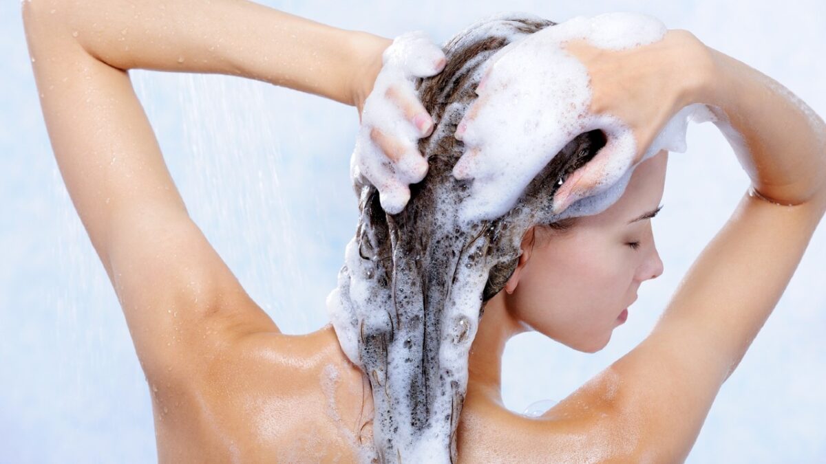 Quale Shampoo scegliere d’Estate: la Nostra Top 6 per Capelli da Sogno