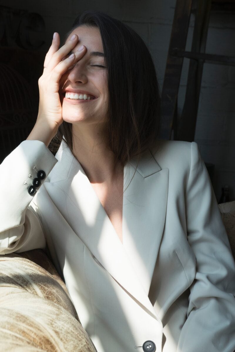 Galleria foto 'Come vestirsi in ufficio d’Estate: 5 consigli per look chic e confortevoli' - foto 4