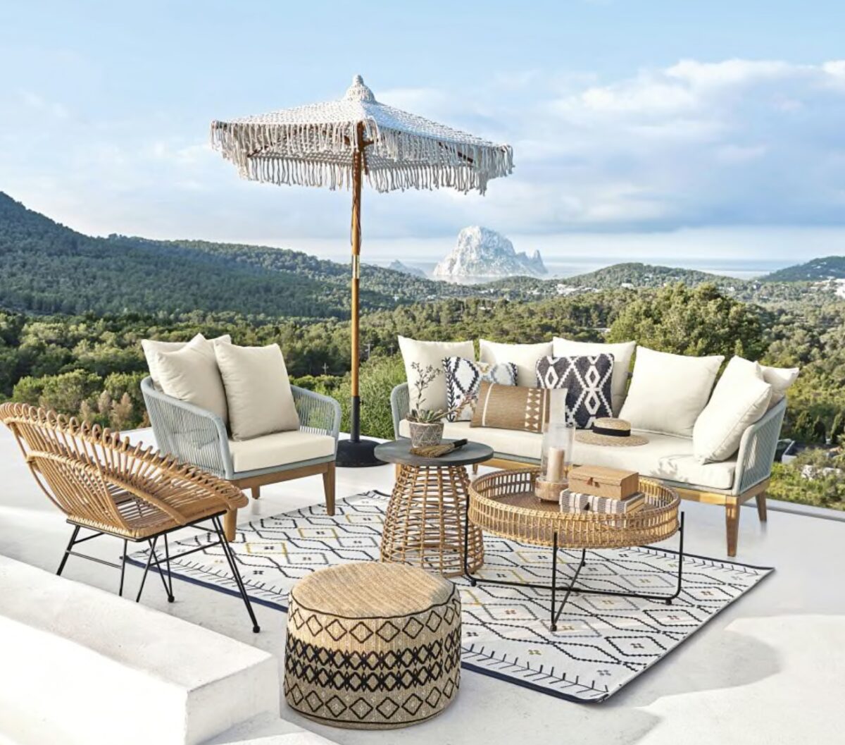 Galleria foto 'I 6 migliori Ombrelloni da Giardino da acquistare subito sul marketplace di Maisons du Monde' - foto 1