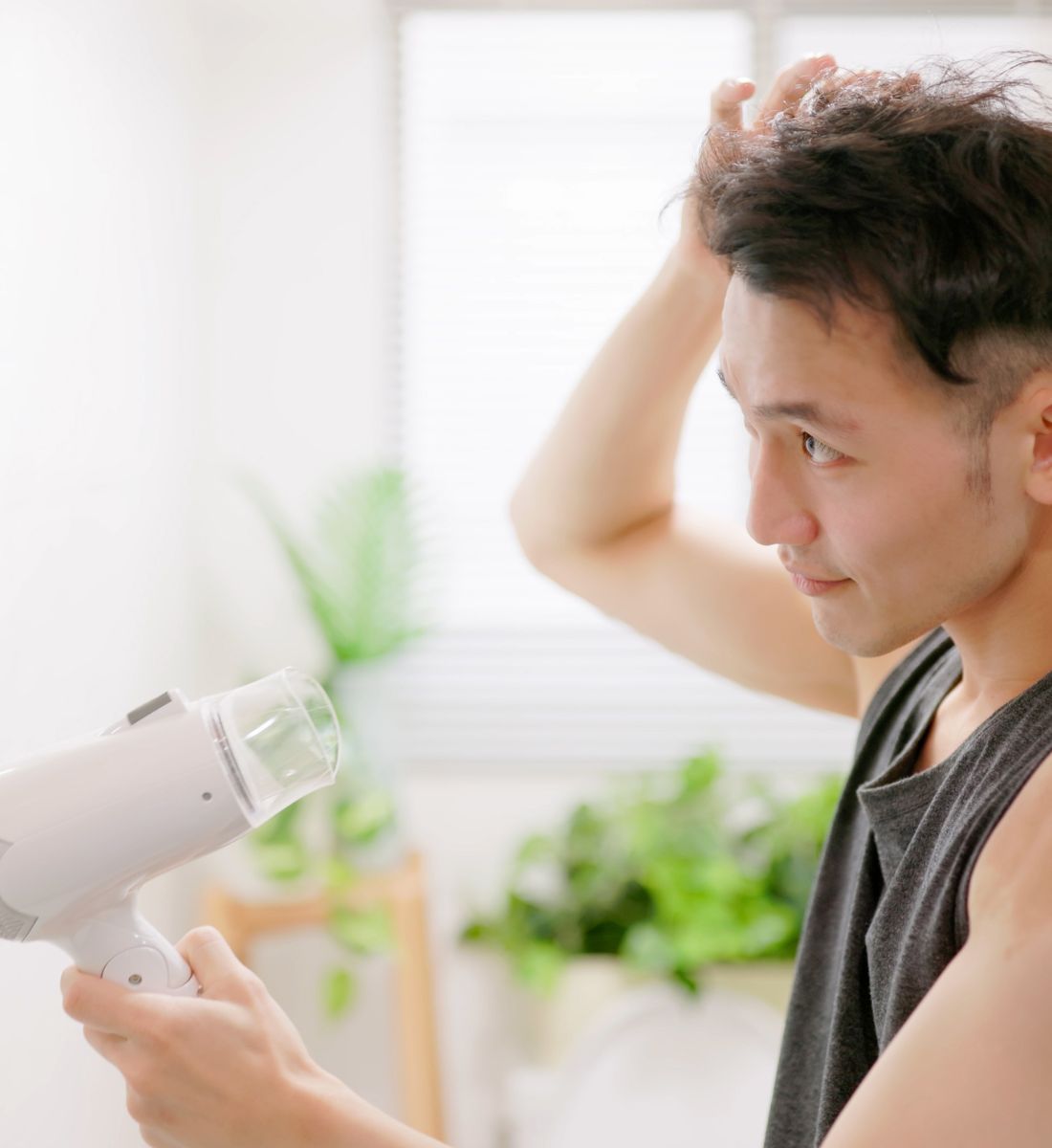 Galleria foto 'La beauty routine maschile: 8 prodotti indispensabili per l’Estate' - foto 3