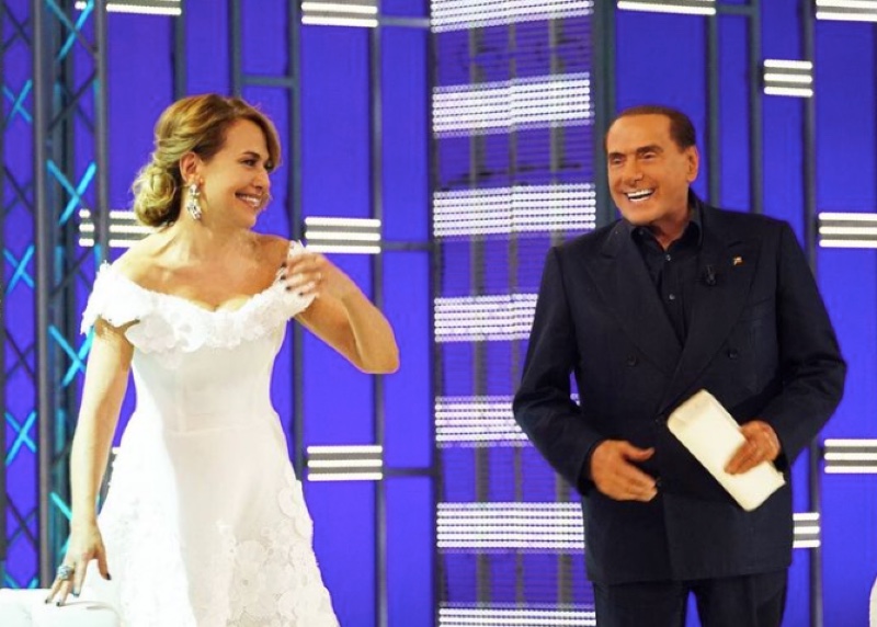 Galleria foto 'Barbara d’Urso fuori da Mediaset, non condurrà più Pomeriggio 5: lo scioccante comunicato ufficiale' - foto 2