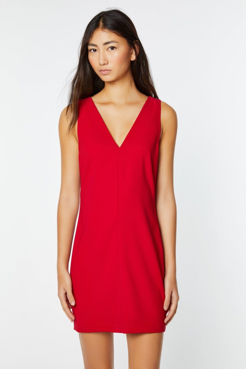 Galleria foto '5 Vestiti con uno scollo a V profondo per mettere in risalto il décolleté' - foto 3