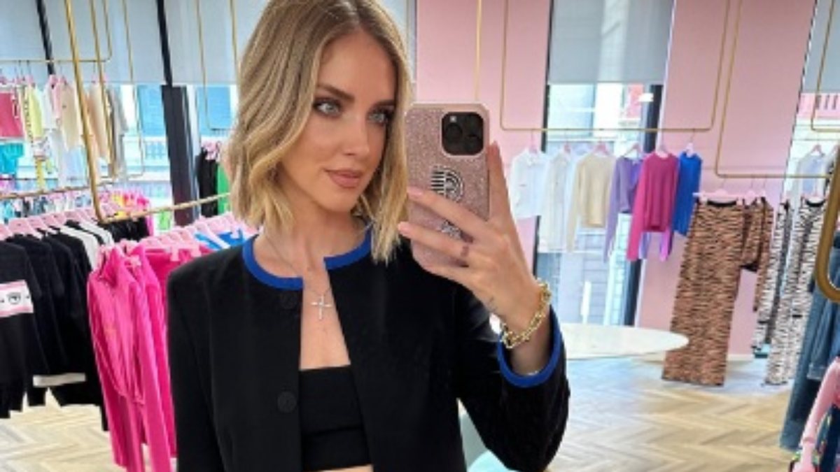 Chiara Ferragni, in anteprima un look pazzesco dalla nuova Collezione autunnale del suo Brand (FOTO)