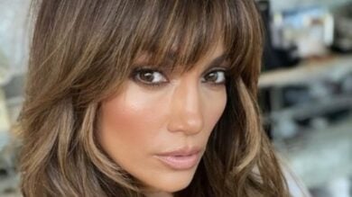 Jennifer Lopez, glamour in piscina con gli Accessori personalizzati. Una vera Star!